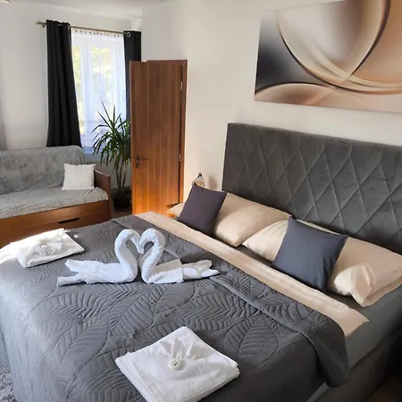 Lamija Jesenice U Rakovnika 3*